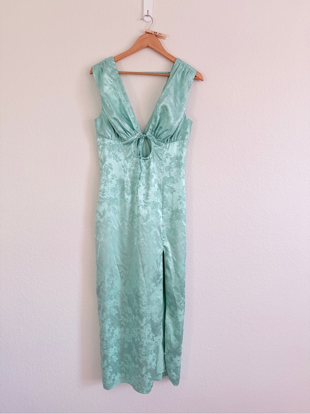 Anthropologie Mint green Satin Maxi Dress with Keyhole front size small - Picture 5 of 15
